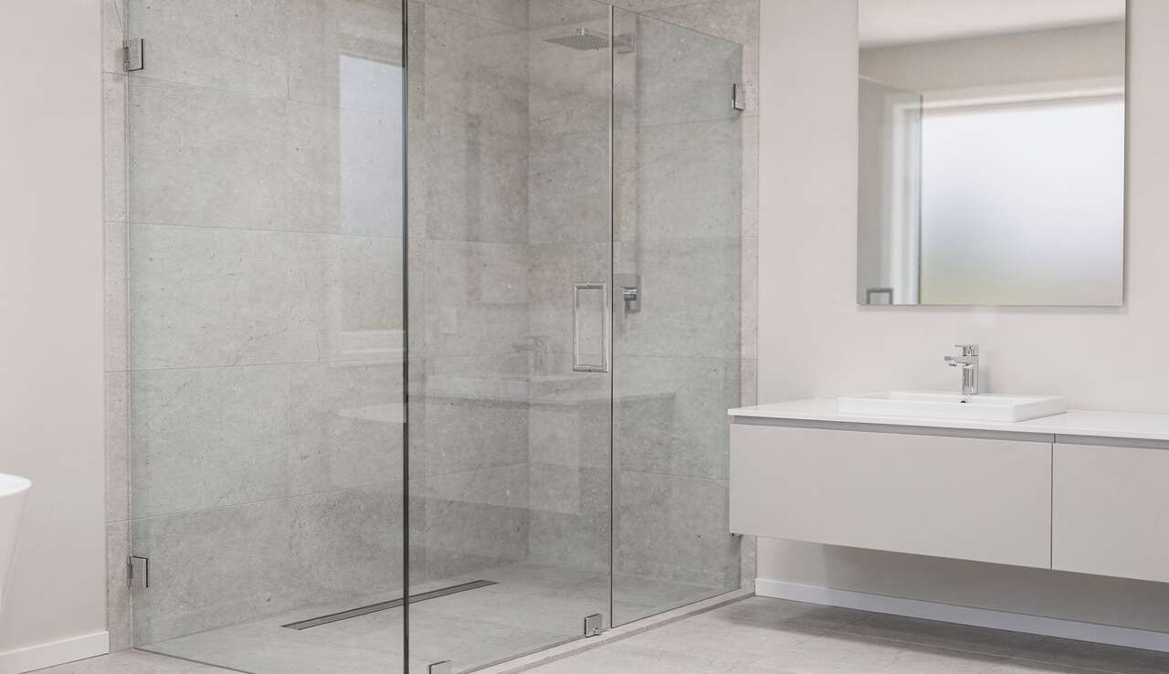 Quelle taille choisir pour paroi et porte de douche ?