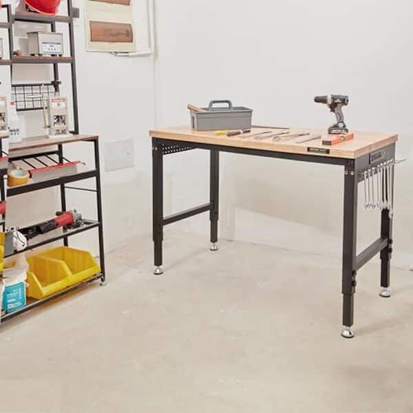 Découvrez notre test complet de l'établi VEVOR réglable, un outil incontournable pour optimiser votre espace de travail et faciliter vos projets de bricolage.