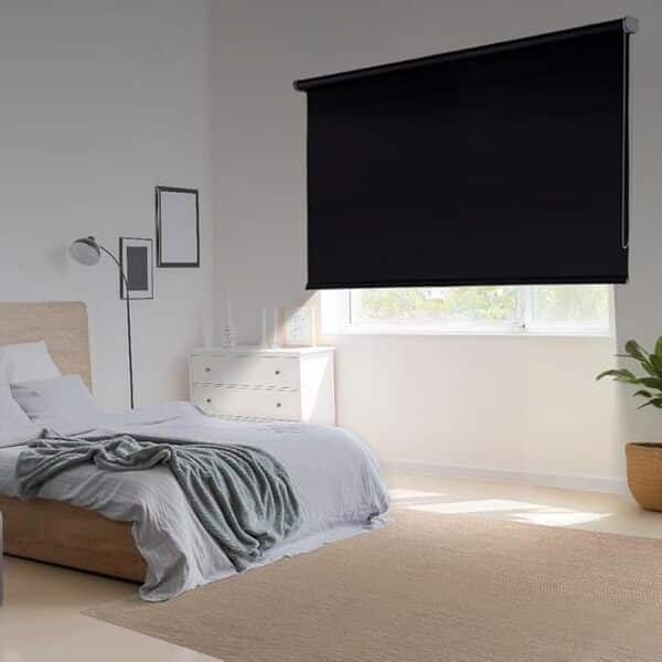 Découvrez notre analyse approfondie du rideau enrouleur occultant complet Estores Basic 200 x 250 cm : performances, design et installation.