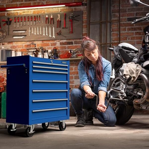 Découvrez notre test détaillé de la servante d'atelier AREBOS avec 7 compartiments et roues avec frein : caractéristiques, avantages et inconvénients pour choisir. 