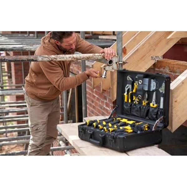 Découvrez notre test détaillé de la valise de maintenance Stanley STMT98109-1 : qualité, durabilité et rapport qualité-prix de cet ensemble d'outils professionnels. 