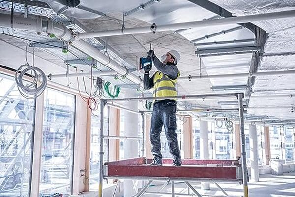 Découvrez notre test détaillé du perforateur sans-fil Bosch GBH 18V-22 : puissance, contrôle vibratoire et performances pour les professionnels et bricoleurs exigeants. 