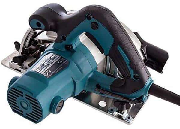 Découvrez notre test complet de la scie circulaire Makita HS6601 1010W : performances, caractéristiques et verdict sur ce modèle 1010W haute puissance.