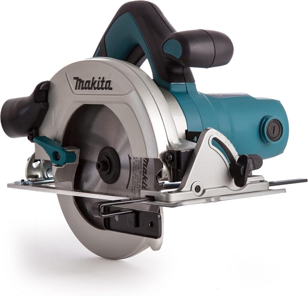 Test scie circulaire Makita HS6601 1010W