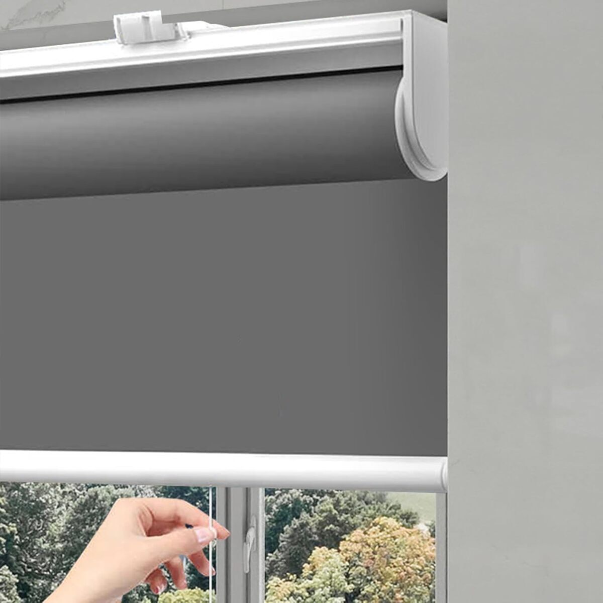 Test : stores enrouleurs sans fil - modèle opaque gris 180x240 cm
